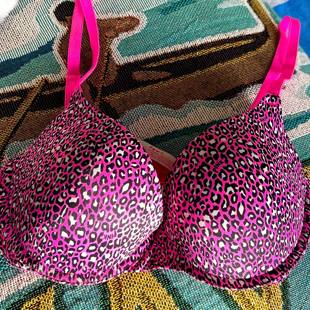 💗 Pink Victoria’s Secret leopard spots bra 🐆